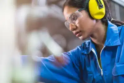 Individual management training for skills with employee.