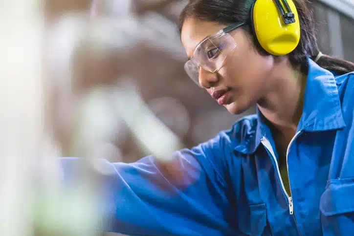 Individual management training for skills with employee.