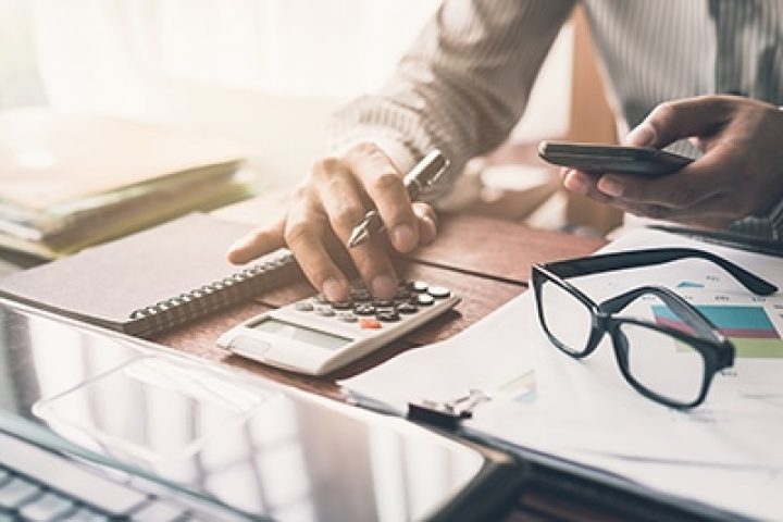 Financial impact as manager reviews cost of low employee engagement.